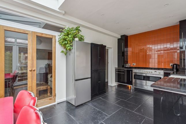 40 Villiers Road, Watford photo 3