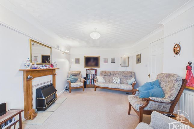 Walnut Close, Coleford photo 3