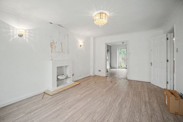 Cotswold Close, Eastbourne photo 3