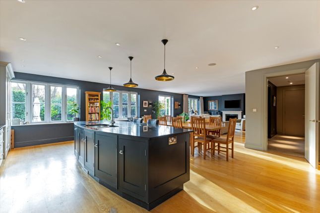 11, Bank Lane, London photo 4