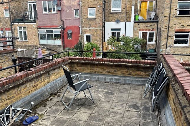 11, Gascony Avenue, London photo 2