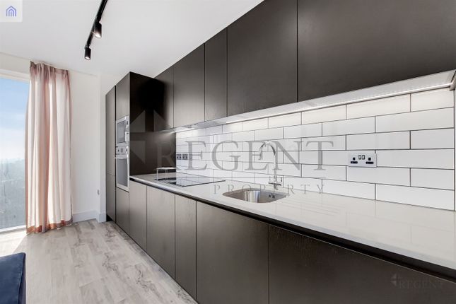 2706, Icon Tower, Portal Way, London photo 4