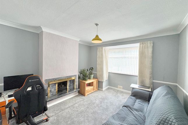 7, Entwistle Grove, Leigh photo 3