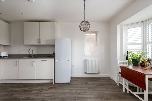 7, Spring Grove, Sittingbourne photo 3