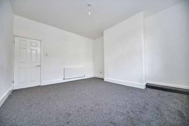 72 Tunstall Lane, Wigan photo 2