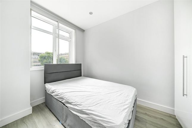 Flat for sale in Wellesley Court, Maida Vale, London