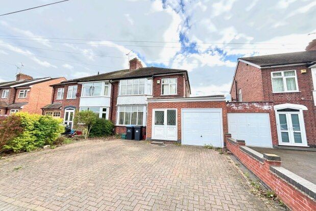 Semi-detached house to rent in Radford Road, Leamington Spa