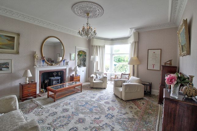 12, Kincarrathie Crescent, Perth photo 4
