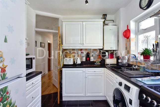 41, Aberdale Gardens, Potters Bar photo 3