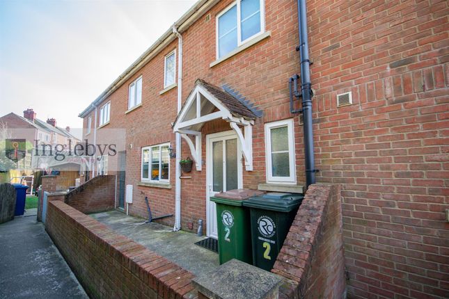 2, Beckside Close, Loftus photo 3