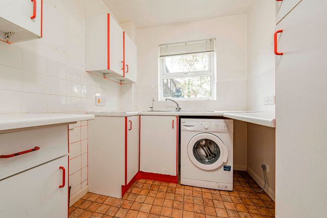 13 Simpson Close, Maidenhead photo 4