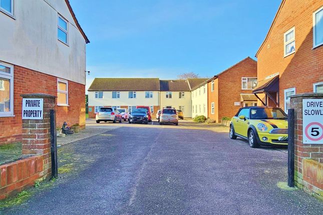 14, Havencroft Court, North Street, Walton-on-the-Naze photo 4