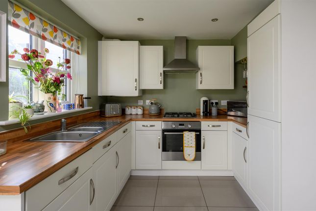 21, Bishopdale Way, York photo 4