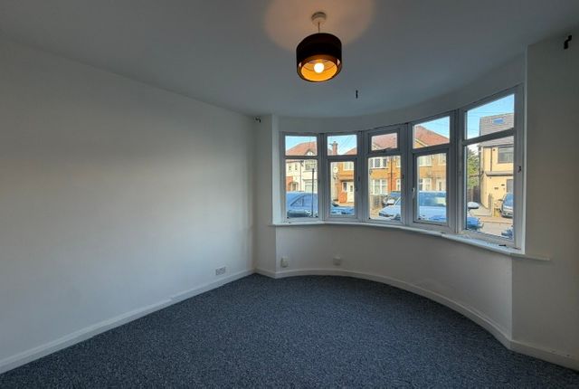 71a, Maytree Crescent, Watford photo 5