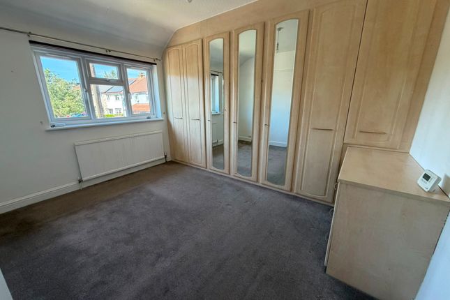 18, Aubrey Avenue, St. Albans photo 4