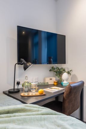 Room 27 First Floor Cluster, Tyro Student Luxury Accommodation, Sunderland photo 5
