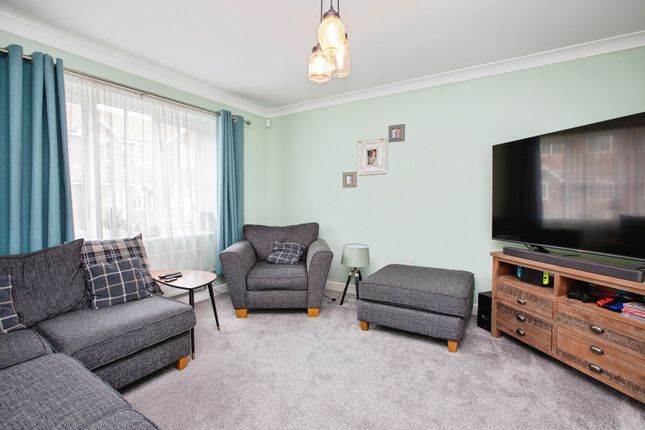 21, Digby Court, Mansfield photo 2