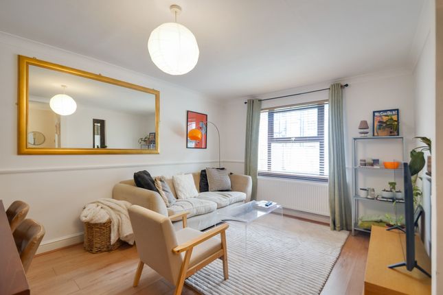 2 Sycamore Court photo 4