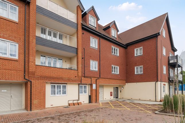 Thumbnail Flat for sale in Scotia Court, 3 Station Road North, Merstham