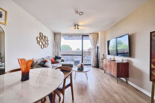 304, Carriage House, London photo 4