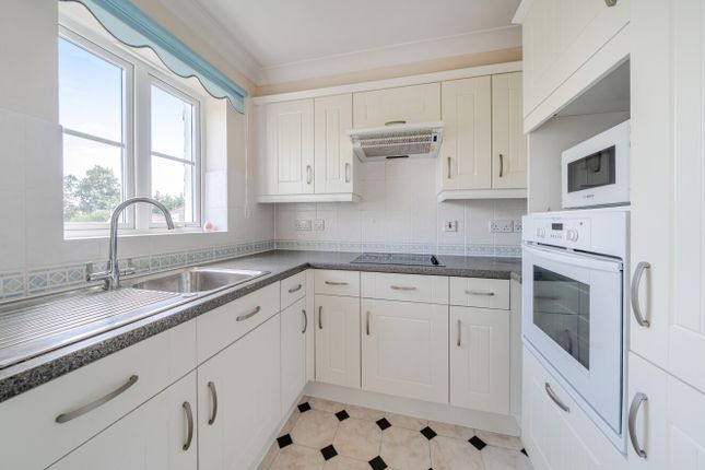 Cadogan Court, Fleet photo 4