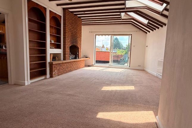 The Flat, 8 -10, Main Street, Stratford-upon-Avon photo 4