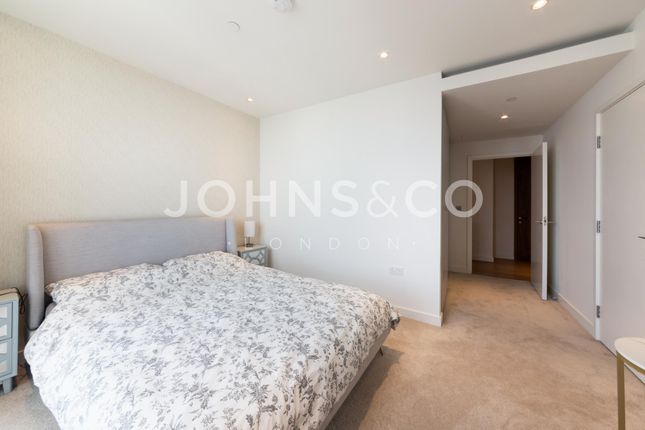 Flat to rent in Hampton Tower, South Quay Plaza, Canary Wharf
