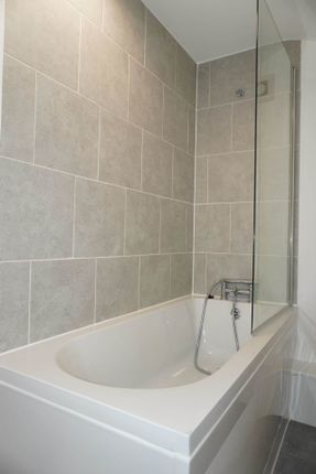127, Uxbridge Road, London photo 4