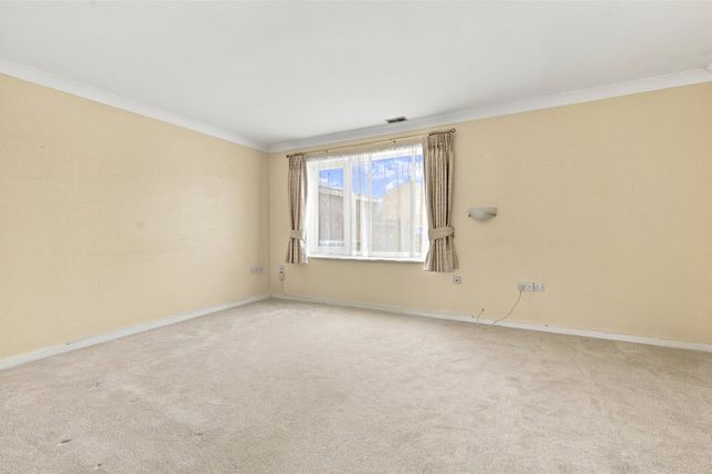 156, The Maples, Essex photo 4