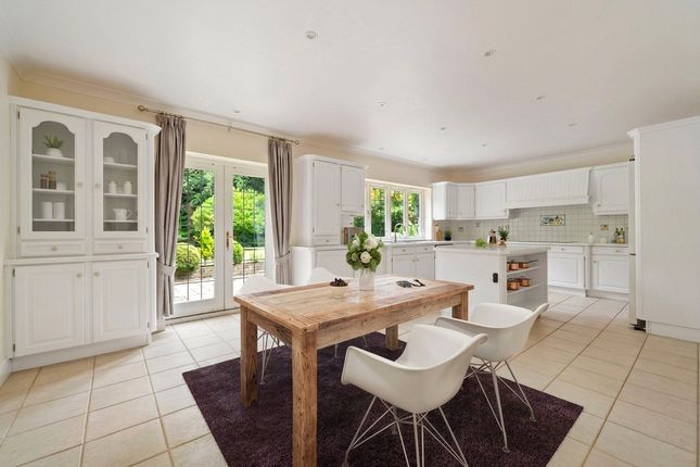 18, Woodside Road, Surrey photo 2