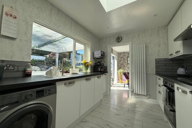 35, Hill Rise, Pembrokeshire photo 3