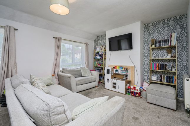 121, Taunton Avenue, Devon photo 2