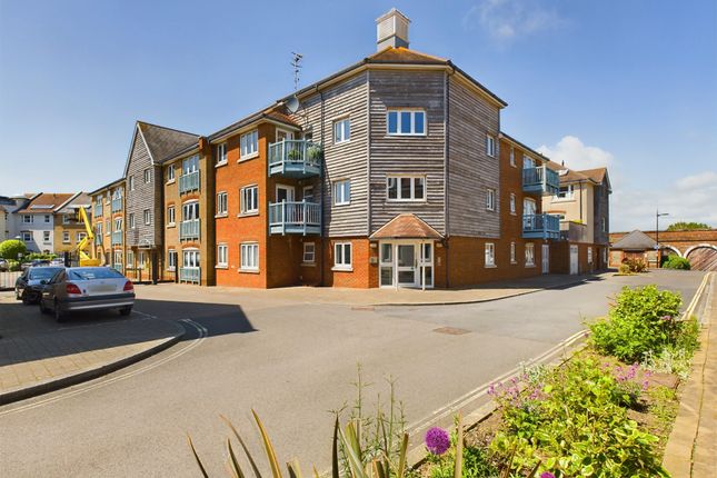 Thumbnail Flat to rent in Ropetackle, Shoreham-By-Sea