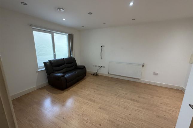 4a, Pontes Ave, Hounslow photo 3