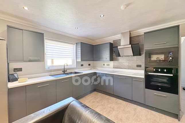 3, Dipple Road, Kilbirnie photo 3