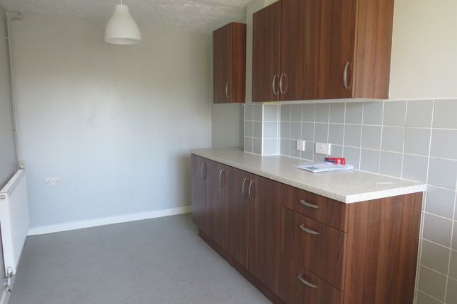 6, Reed Close, Chard photo 2