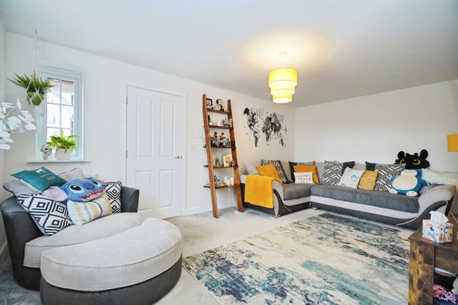 10, Woolley Avenue, Coalville photo 4