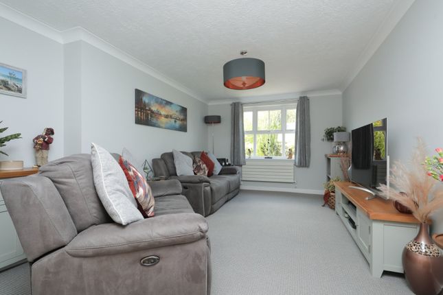 20, Jasmine Close, Canterbury photo 2