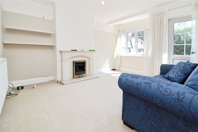 16, Clovelly Court, Essex photo 2
