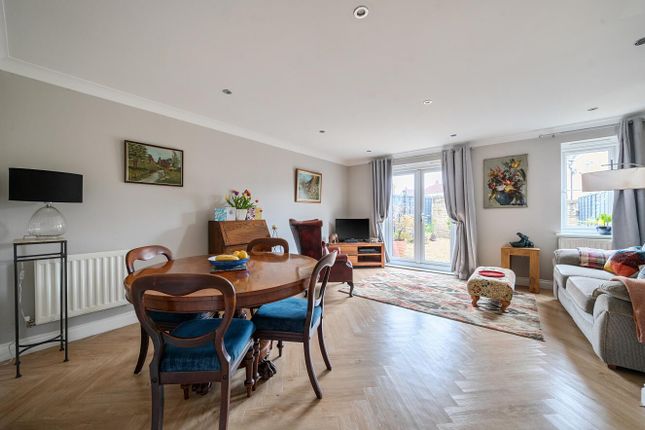 71, Freestone Way, Corsham photo 2