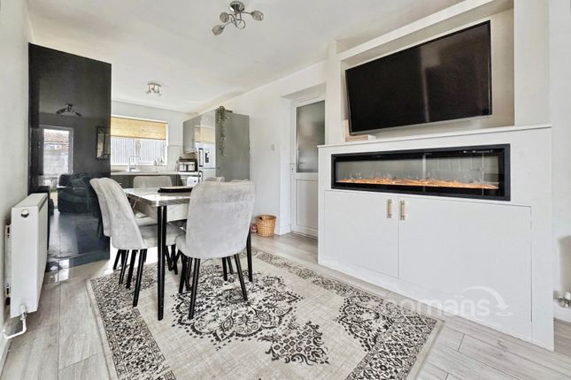 4, Rockfield Way, Sandhurst photo 2