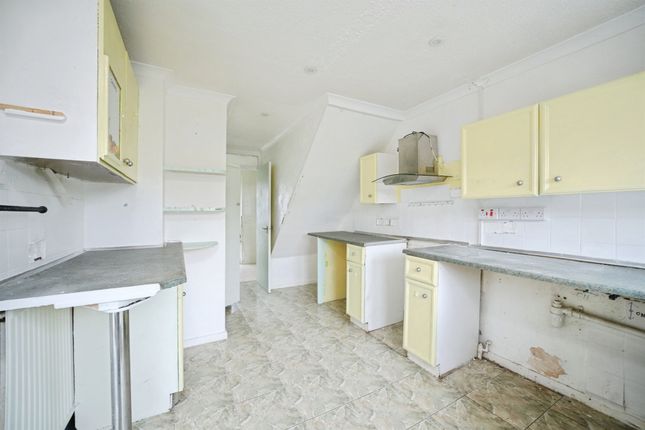 8, Aust Crescent, Chepstow photo 4