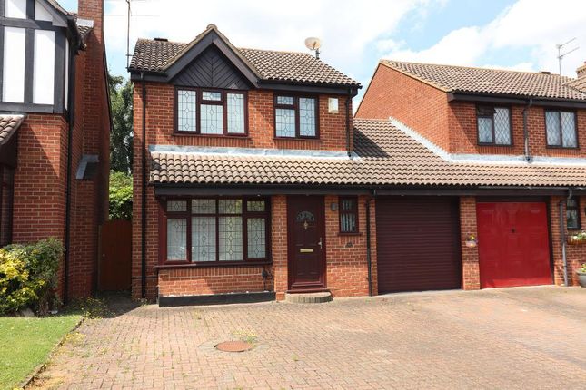 Detached house for sale in Emmer Green, Luton, Bedfordshire