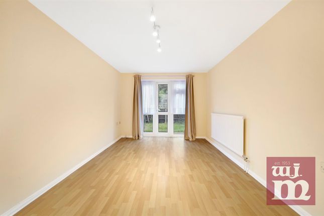 230, Crownfield Road, London photo 4