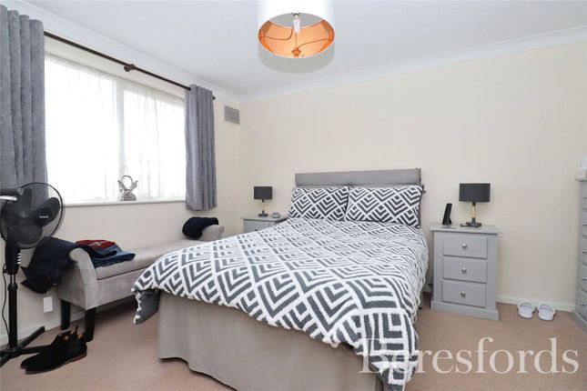 Flat for sale in Grange Court, Wood Street