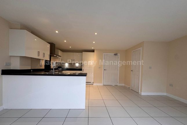 47, Dramsell Rise, St Neots photo 3