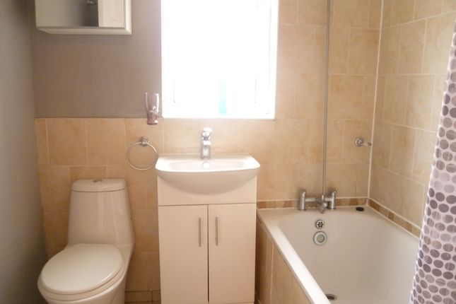 92, Ashfield Avenue, Herts photo 5