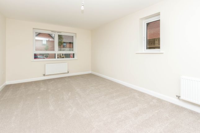 4, Pinnels Road, Wellingborough photo 2