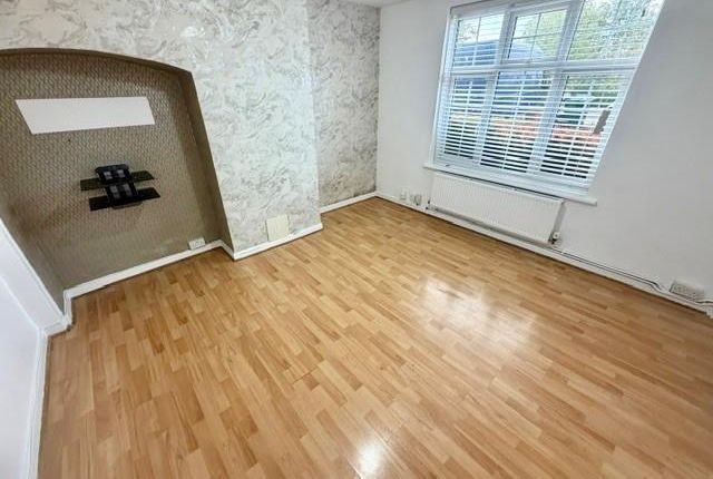 161, Silkstream Road, Edgware photo 2