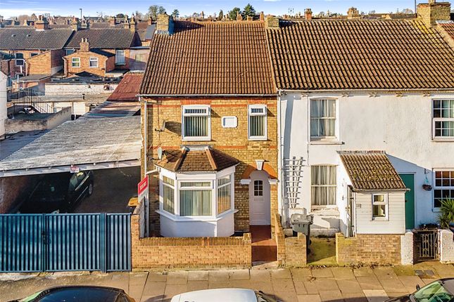End terrace house for sale in Garfield Street, Bedford